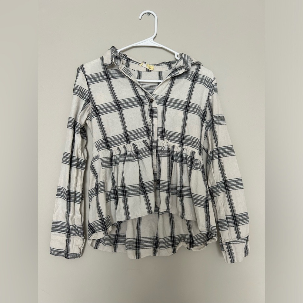 Women’s Love Notes Plaid Ruffle Button Top